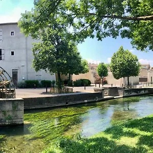 Quai Du Félibre LʼIsle-sur-la-Sorgue